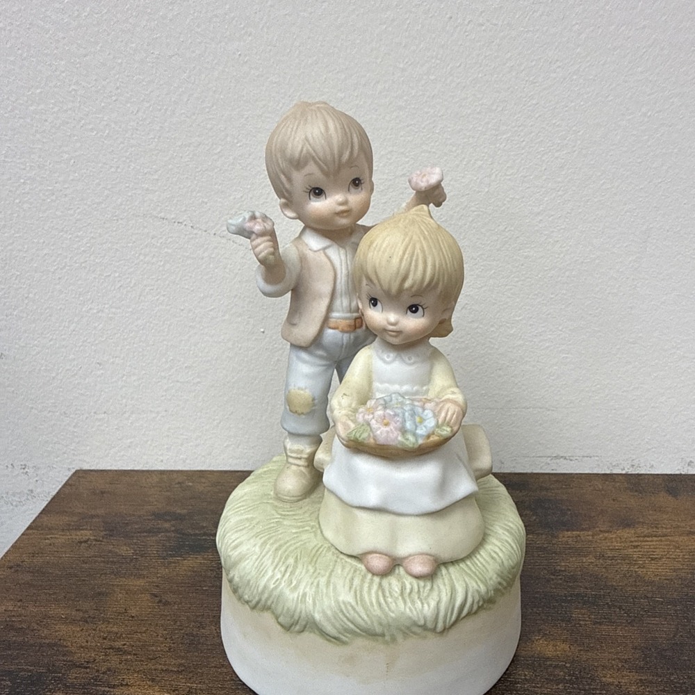 Lefton Christopher Collection Musical Figurine 1982 Music Box Plays Sticks